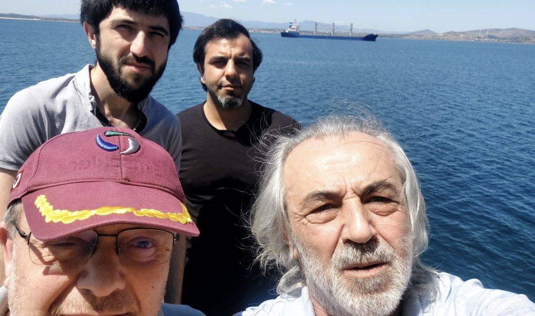 Türk Denizcilerin Yardım Çığlığı Aliağa-Çandarlı Körfezi'nde demirli gemiye içerisindeki dört mürettebat ile birlikte haciz